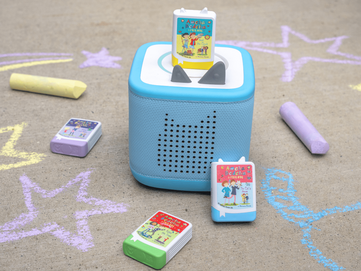 Amelia-Bedelia-11002622-TB2LifestyleImage.png