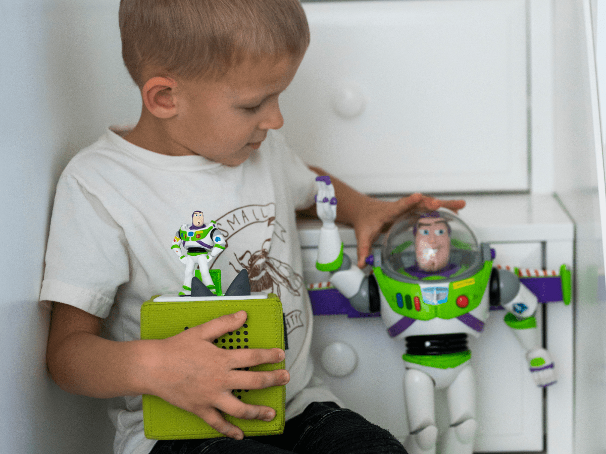 Buzz-Lightyear-10000685-TB2LifestyleImage.png