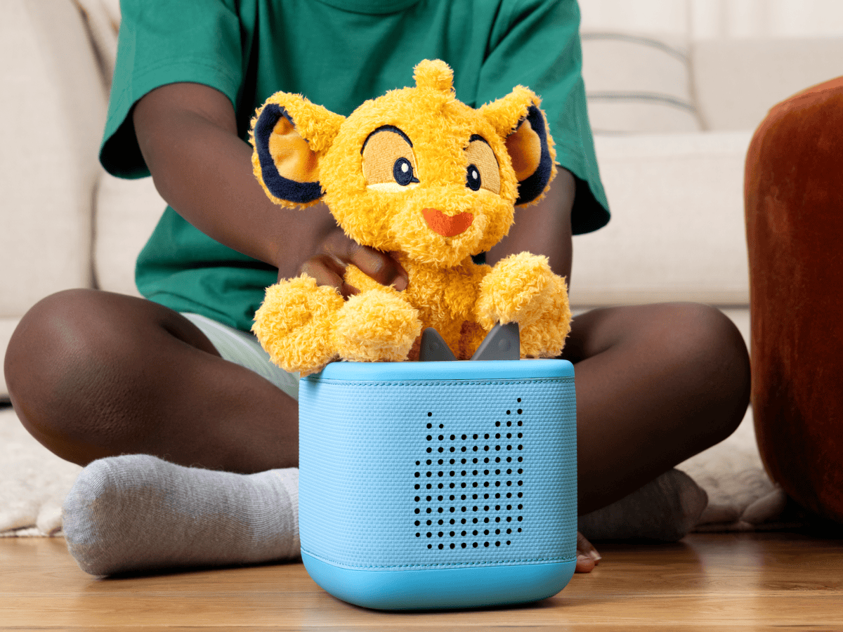 Cuddle-Simba-11003866-TB2LifestyleImage.png