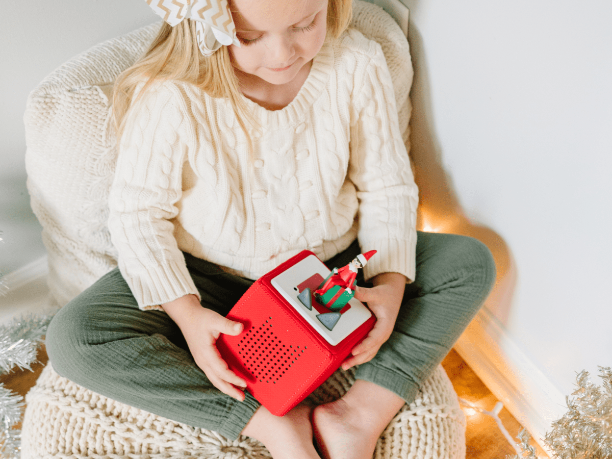 Elf-on-the-Shelf-10000820-TB2LifestyleImage.png