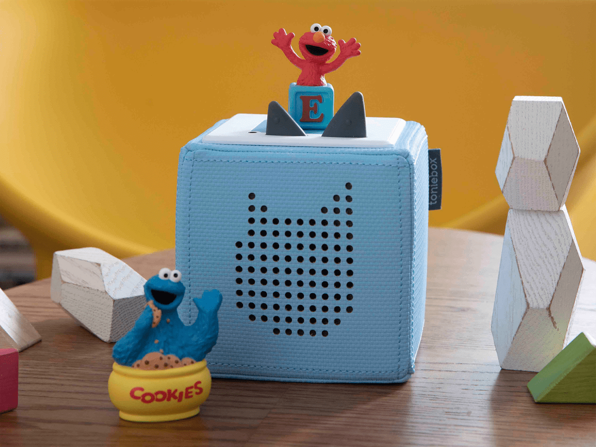 Elmo-10000706-TB2LifestyleImage.png