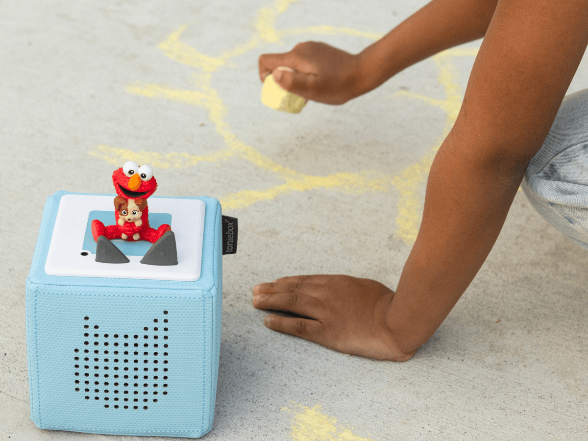 Elmo-Tango-en-Espanol-11002135-TB2LifestyleImage.png