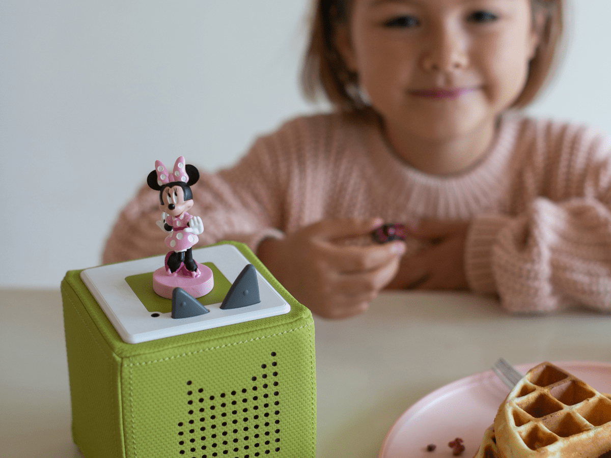 Minnie-Mouse-10000655-TB2LifestyleImage.png