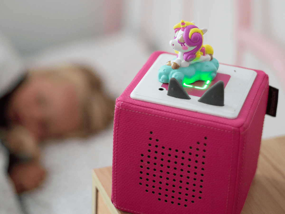 Moshi_-Fluttercup-11000483-TB2LifestyleImage.png
