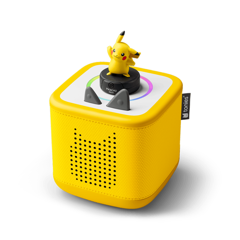 Pikachu-Starter-Set-11004940-BundleTB2MainImageTransparent.png