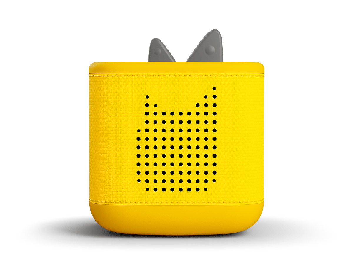 Pikachu-Starter-Set-11004940-TB2Hero4.png