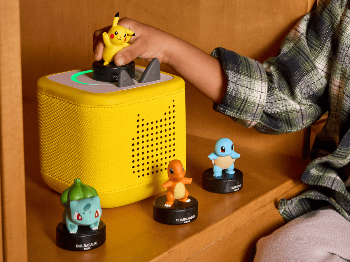 Pokemon-Set-PS-TB2-BUNDLE-POKEMON-YELLOW4SET-USCA-TB2LifestyleImage.png